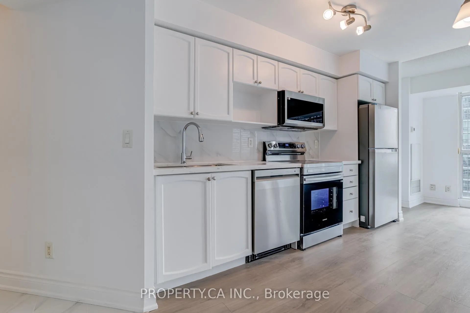 Photo 8 of Unit 1213, 18 Yonge Street, Toronto, Waterfront Communities — HOMEH