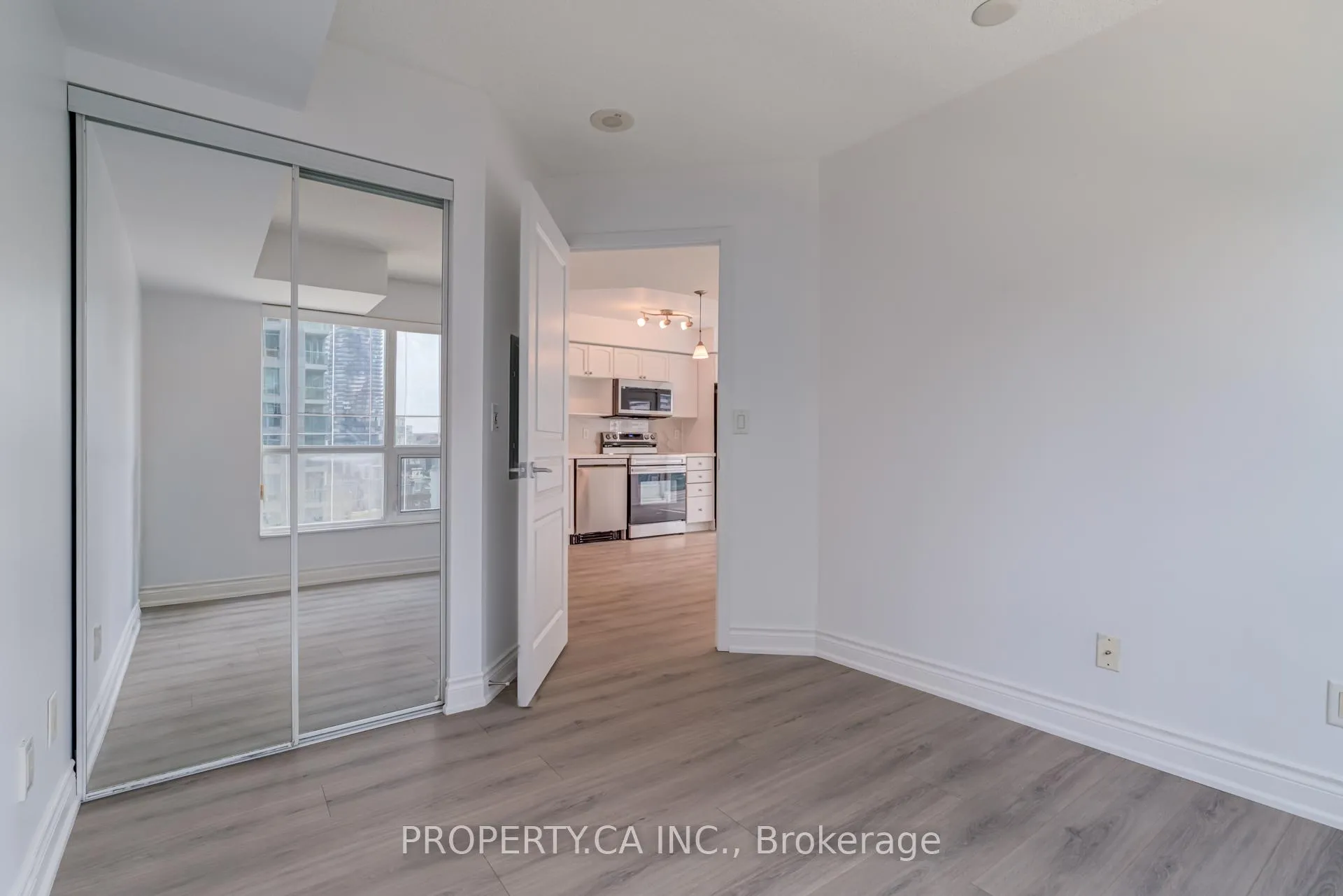 Photo 12 of Unit 1213, 18 Yonge Street, Toronto, Waterfront Communities — HOMEH