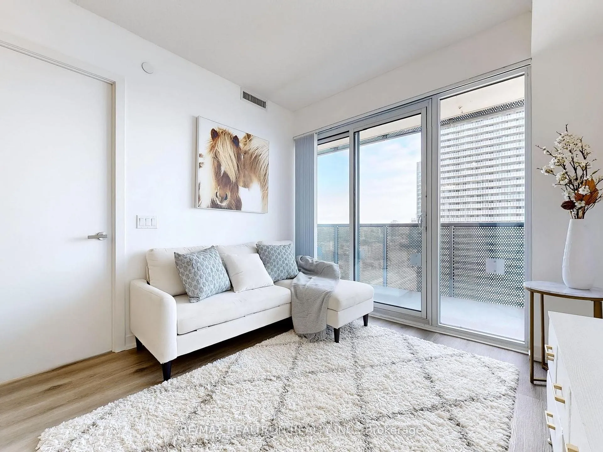 Photo 2 of Unit 2906, 138 Downes Street, Toronto, Waterfront Communities — HOMEH