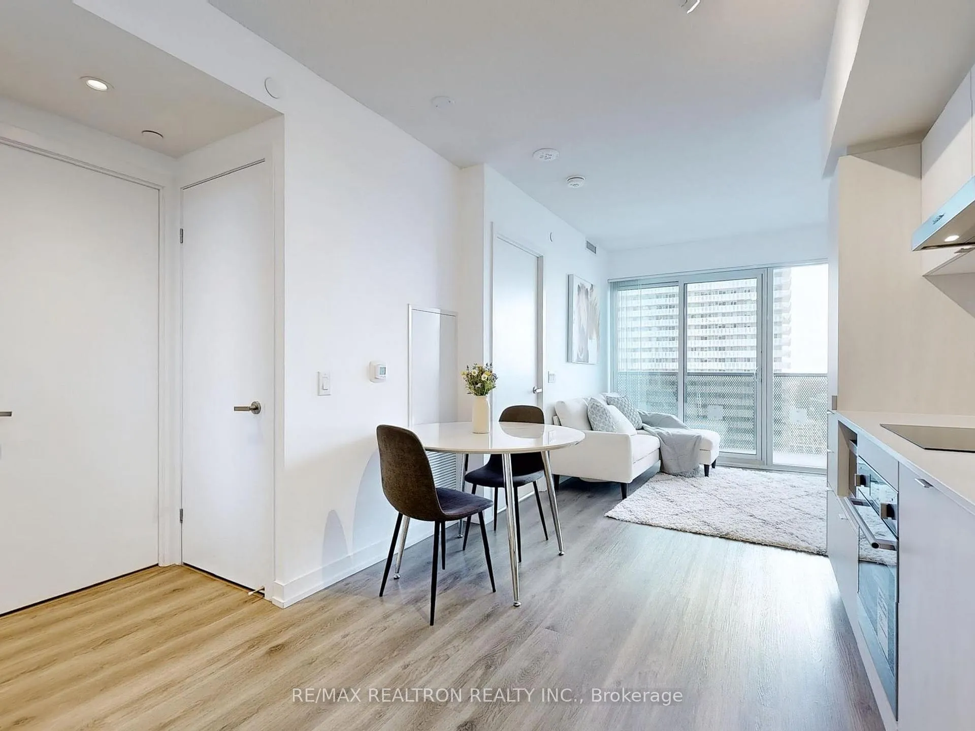 Photo 4 of Unit 2906, 138 Downes Street, Toronto, Waterfront Communities — HOMEH