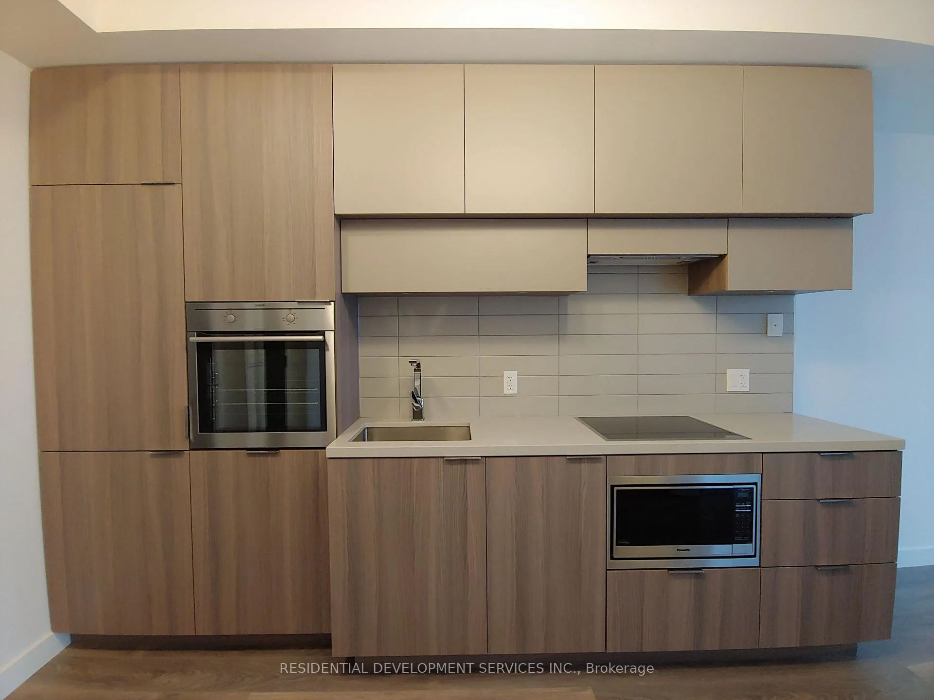 Photo 2 of Unit 3410, 8 Eglinton Avenue E, Toronto, Mount Pleasant West — HOMEH