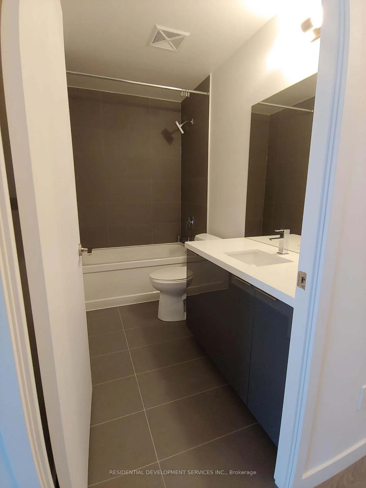 Photo 8 of Unit 3410, 8 Eglinton Avenue E, Toronto, Mount Pleasant West — HOMEH