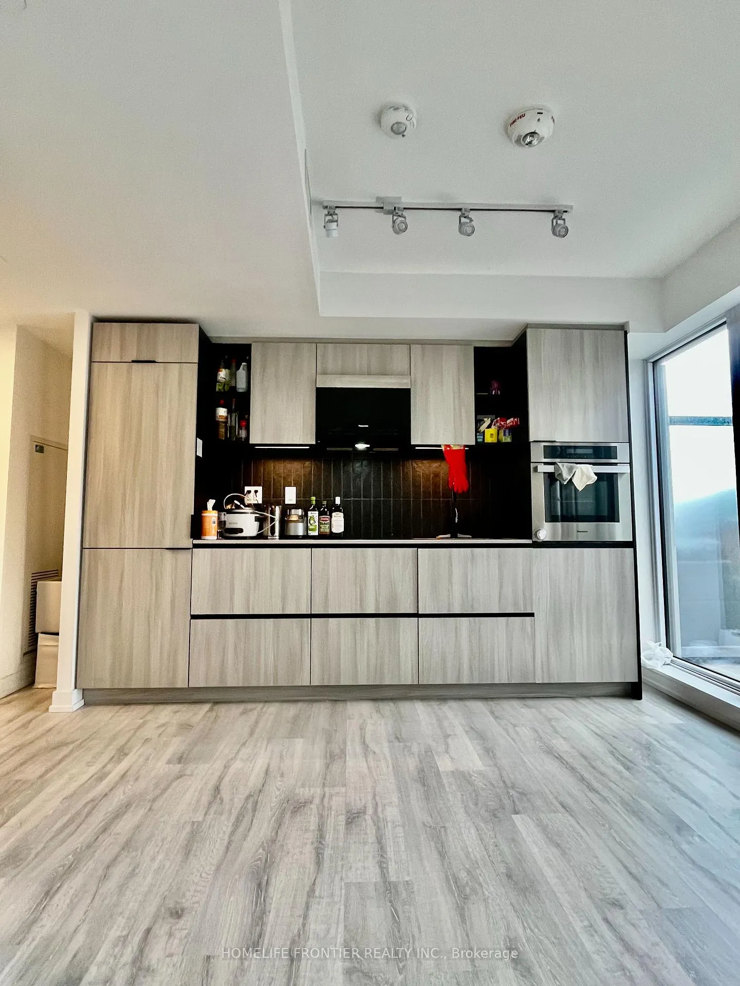 Photo 5 of Unit 902, 2 Augusta Avenue, Toronto, Waterfront Communities — HOMEH