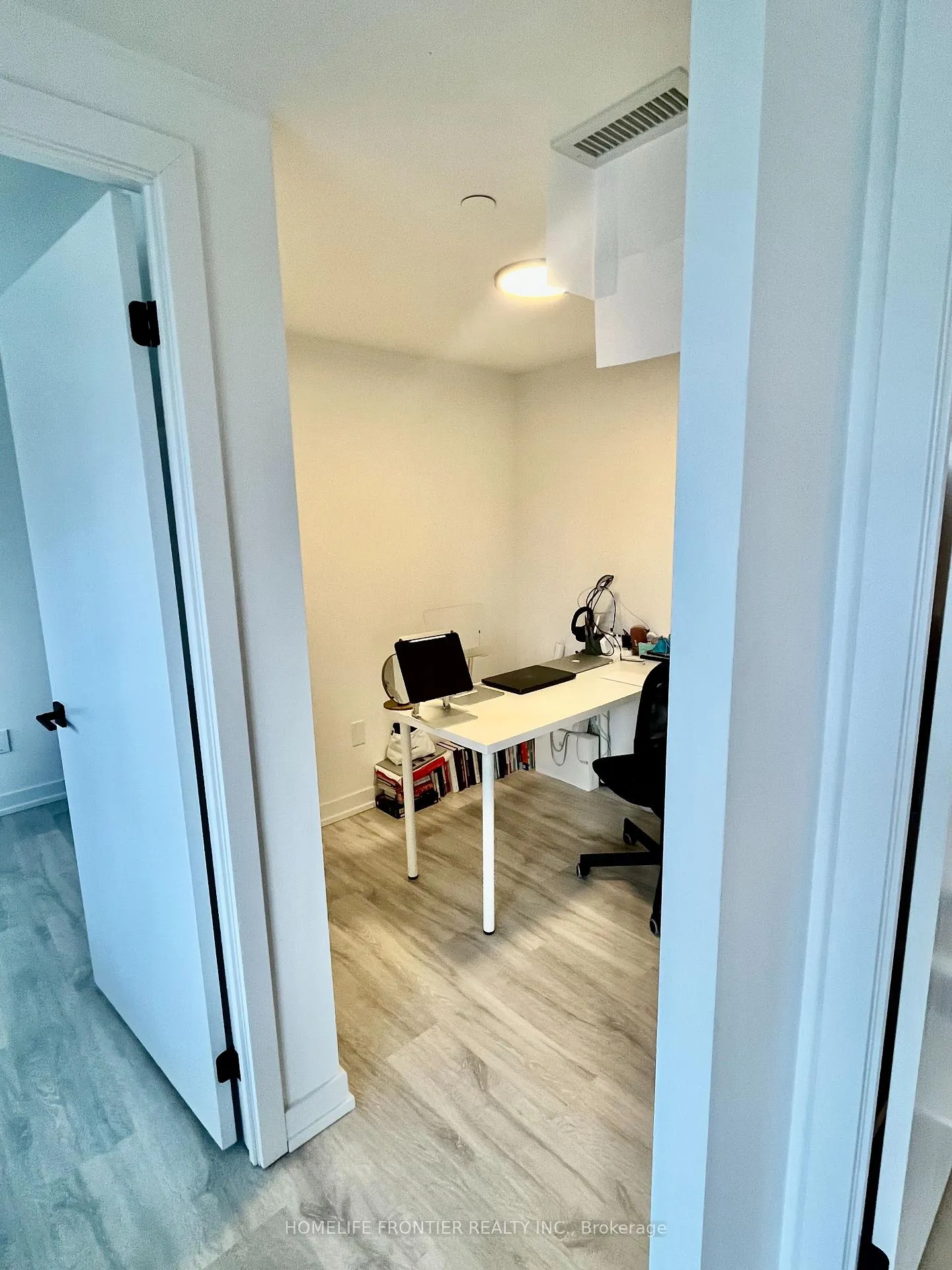 Photo 9 of Unit 902, 2 Augusta Avenue, Toronto, Waterfront Communities — HOMEH
