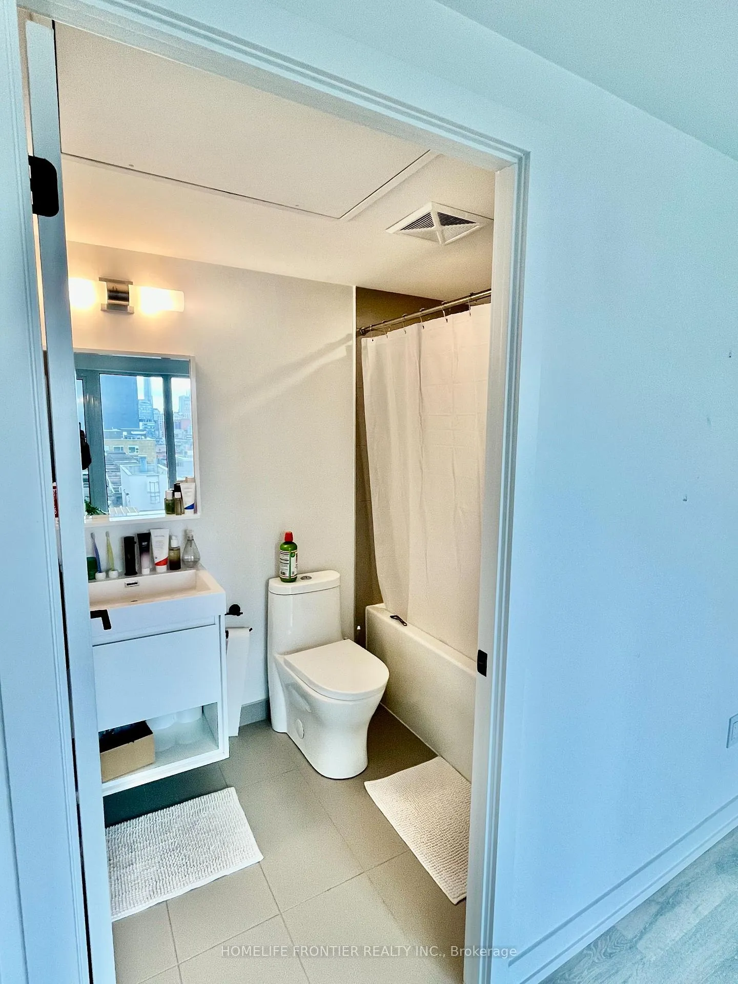 Photo 10 of Unit 902, 2 Augusta Avenue, Toronto, Waterfront Communities — HOMEH