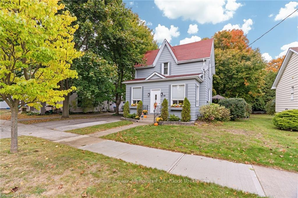 Photo 2 of 110 Quebec Street, Goderich, Goderich (Town) — HOMEH