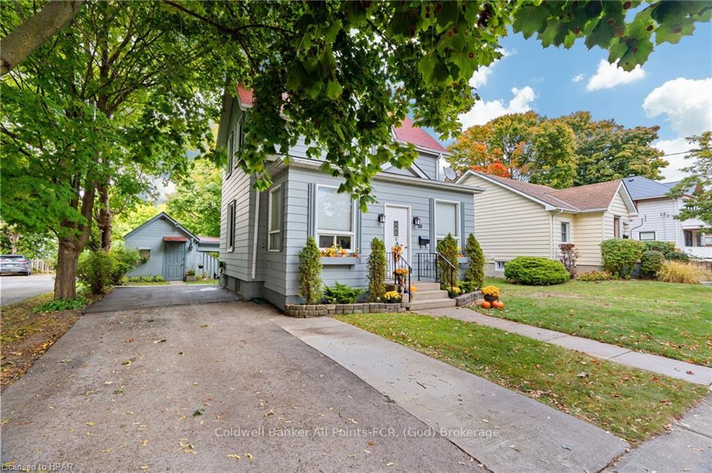 Photo 3 of 110 Quebec Street, Goderich, Goderich (Town) — HOMEH