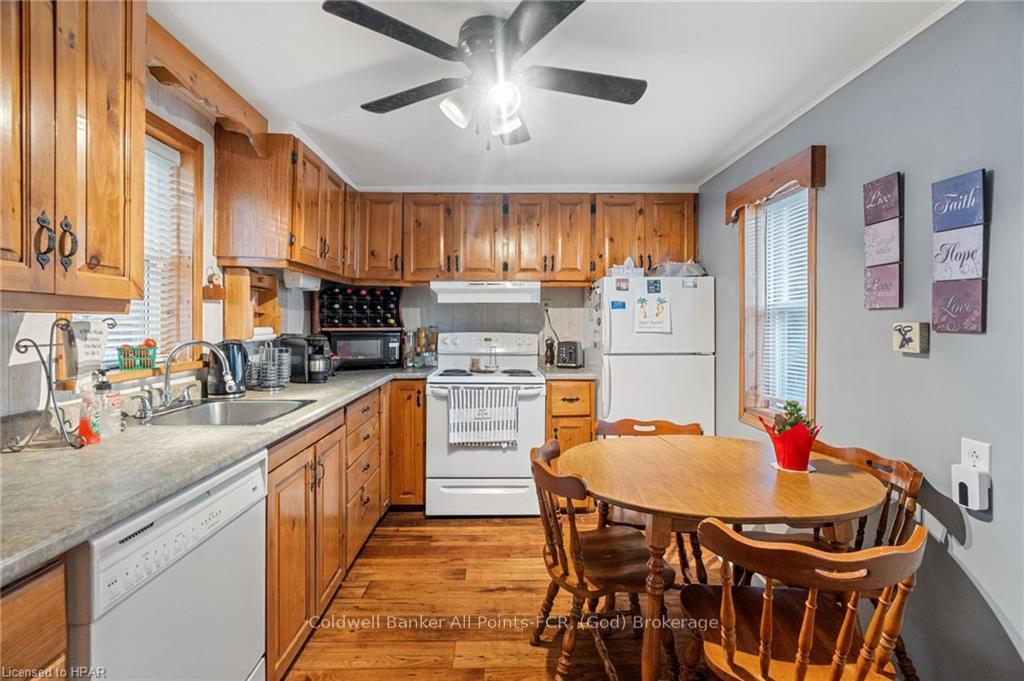 Photo 13 of 110 Quebec Street, Goderich, Goderich (Town) — HOMEH