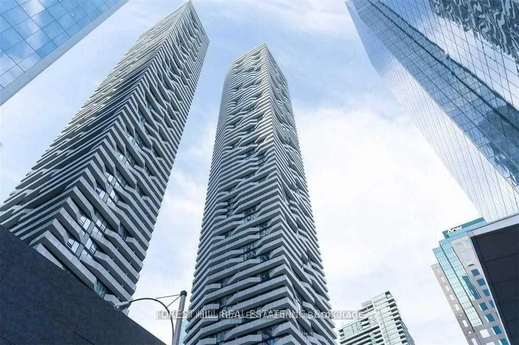 Front of Unit 6507, 88 Harbour Street