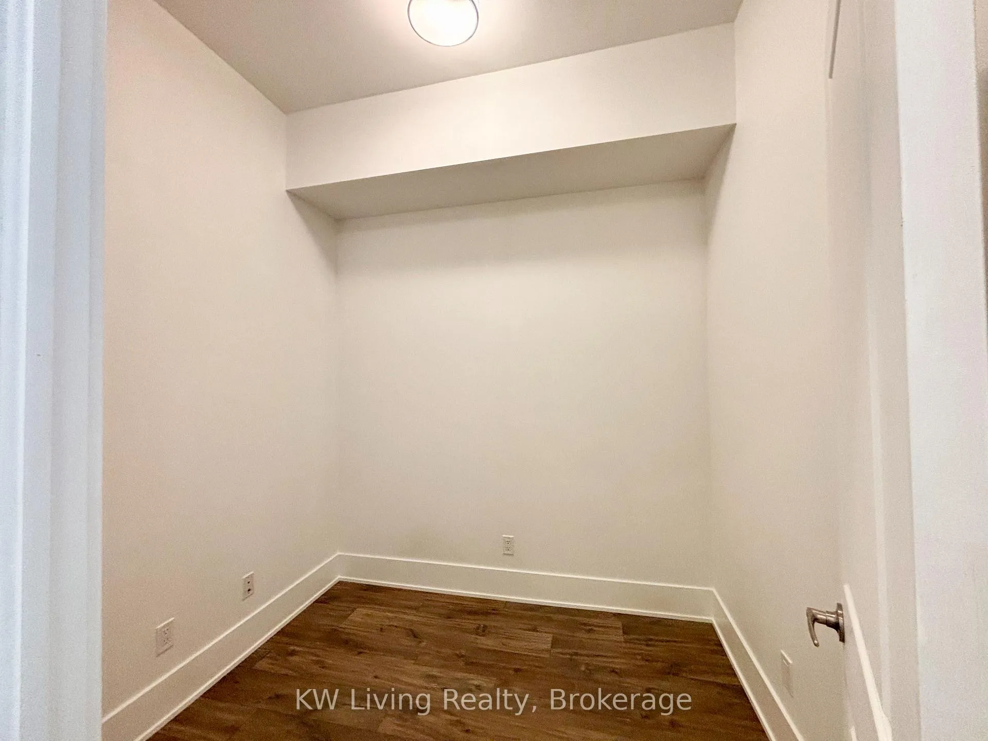 Photo 6 of Unit 214, 38 Cameron Street, Toronto, Kensington-Chinatown — HOMEH