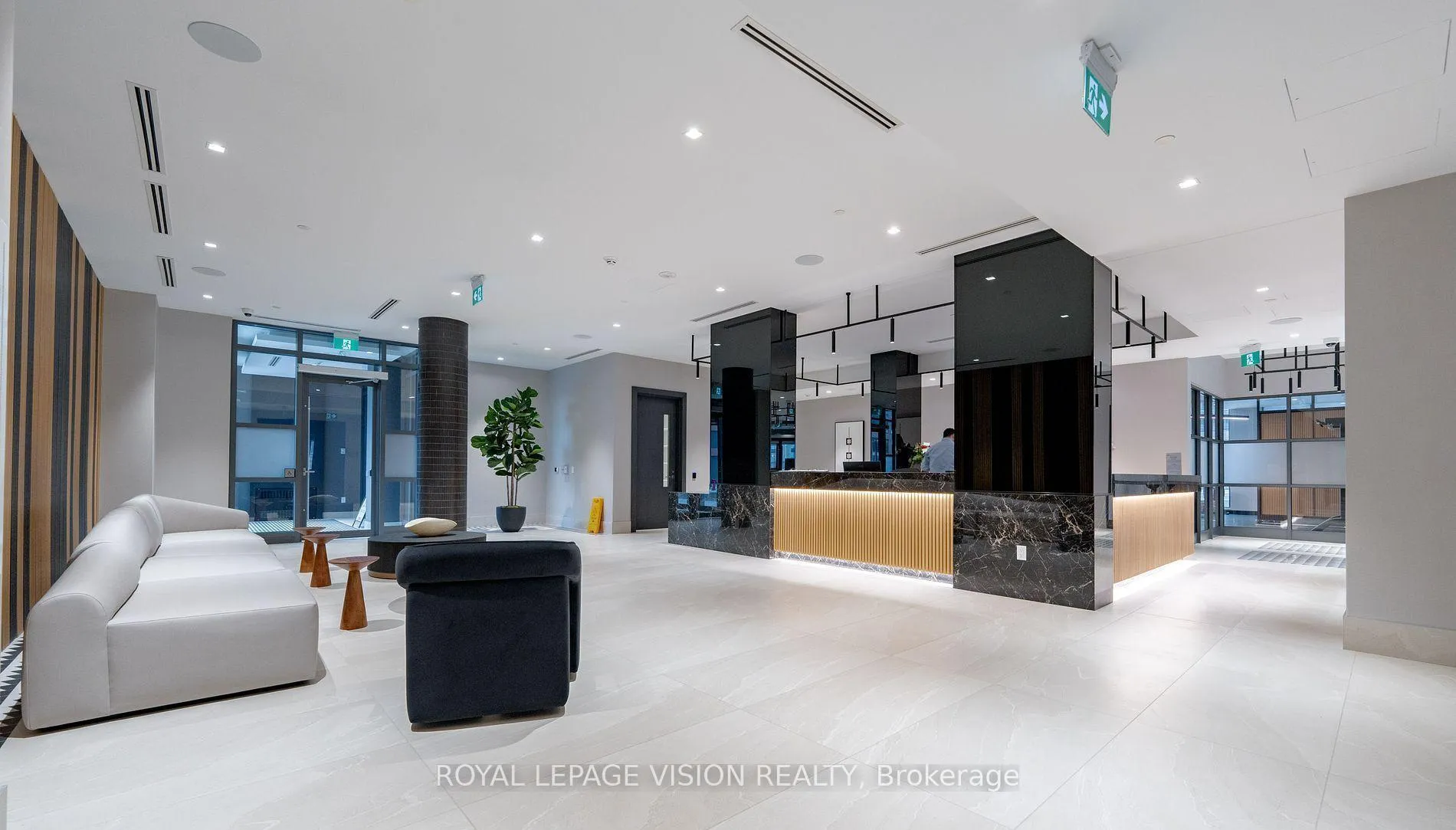 Photo 2 of Unit 1901, 2545 Simcoe Street N, Oshawa, Windfields — HOMEH