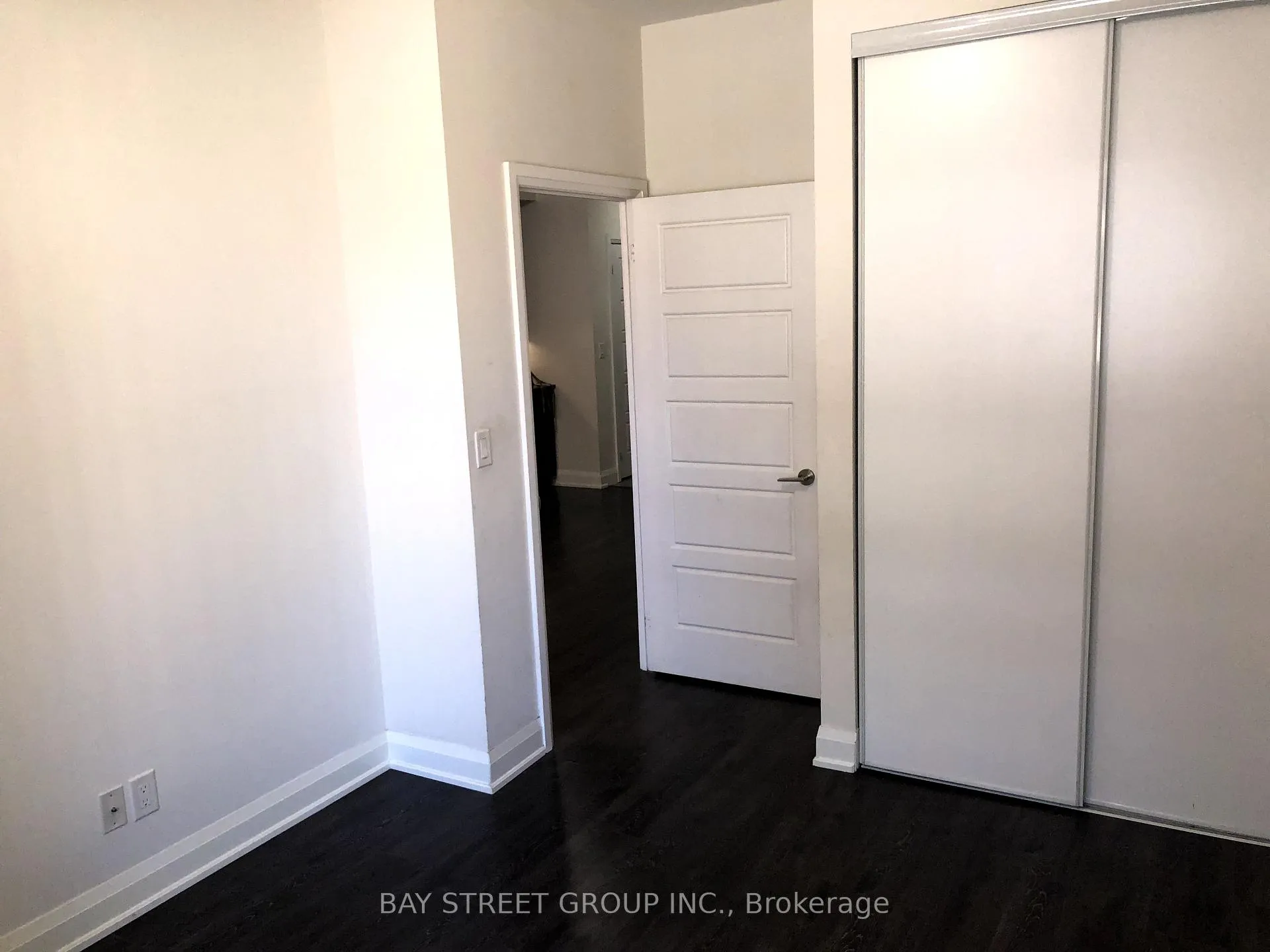 Photo 5 of Unit 101, 1 Uptown Drive, Markham, Unionville — HOMEH