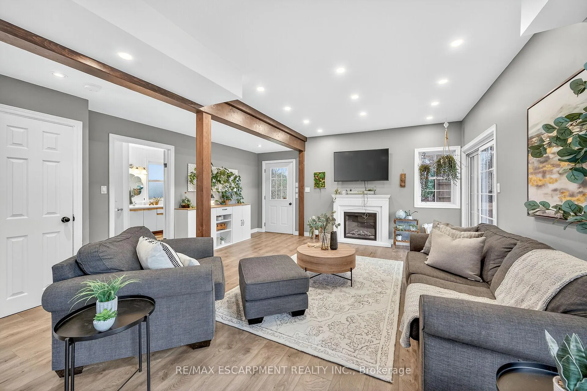 Photo 10 of 389 Junction Road, Haldimand — HOMEH