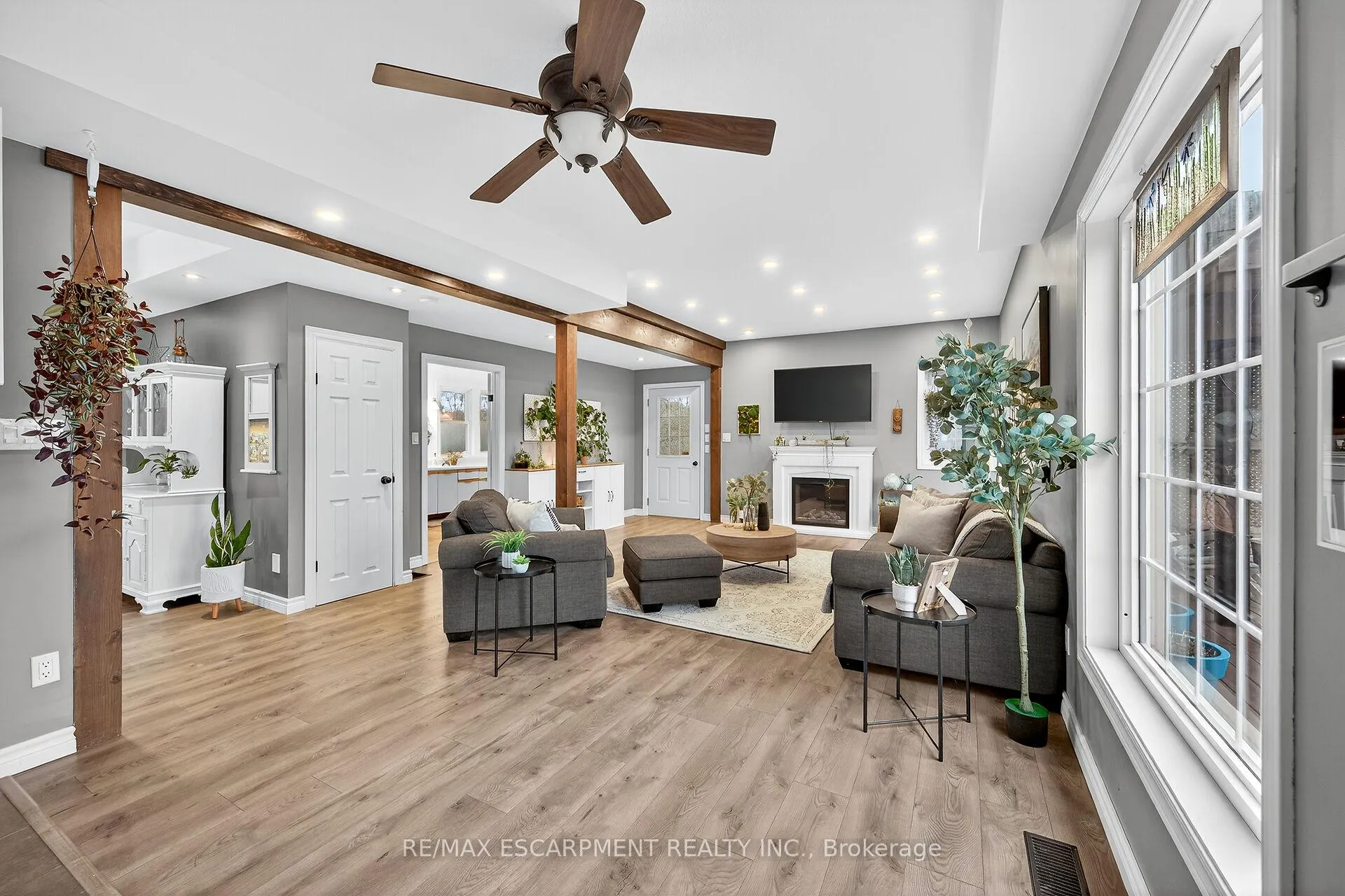 Photo 11 of 389 Junction Road, Haldimand — HOMEH