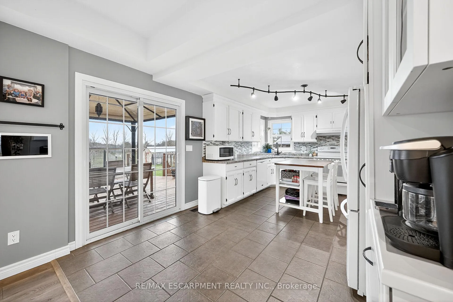 Photo 12 of 389 Junction Road, Haldimand — HOMEH