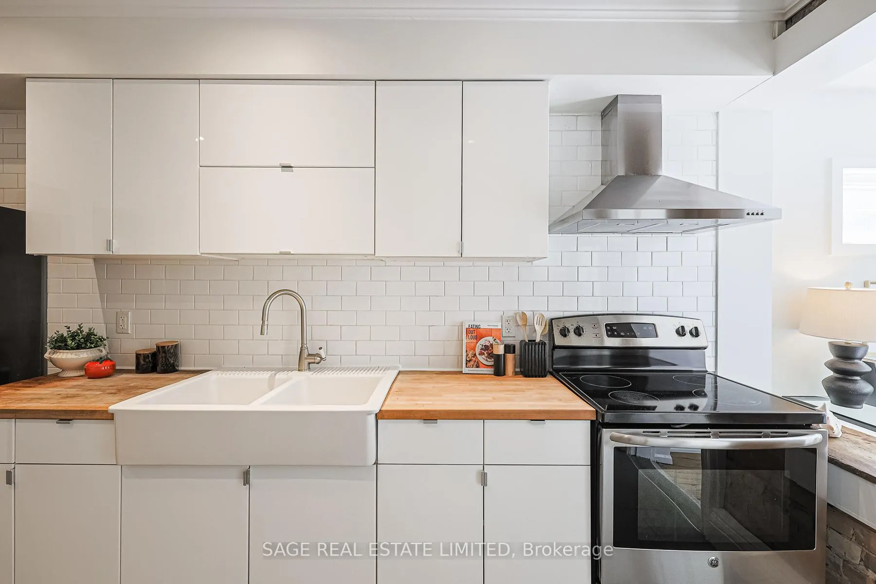 Photo 12 of 140 Strachan Avenue, Toronto, Niagara — HOMEH