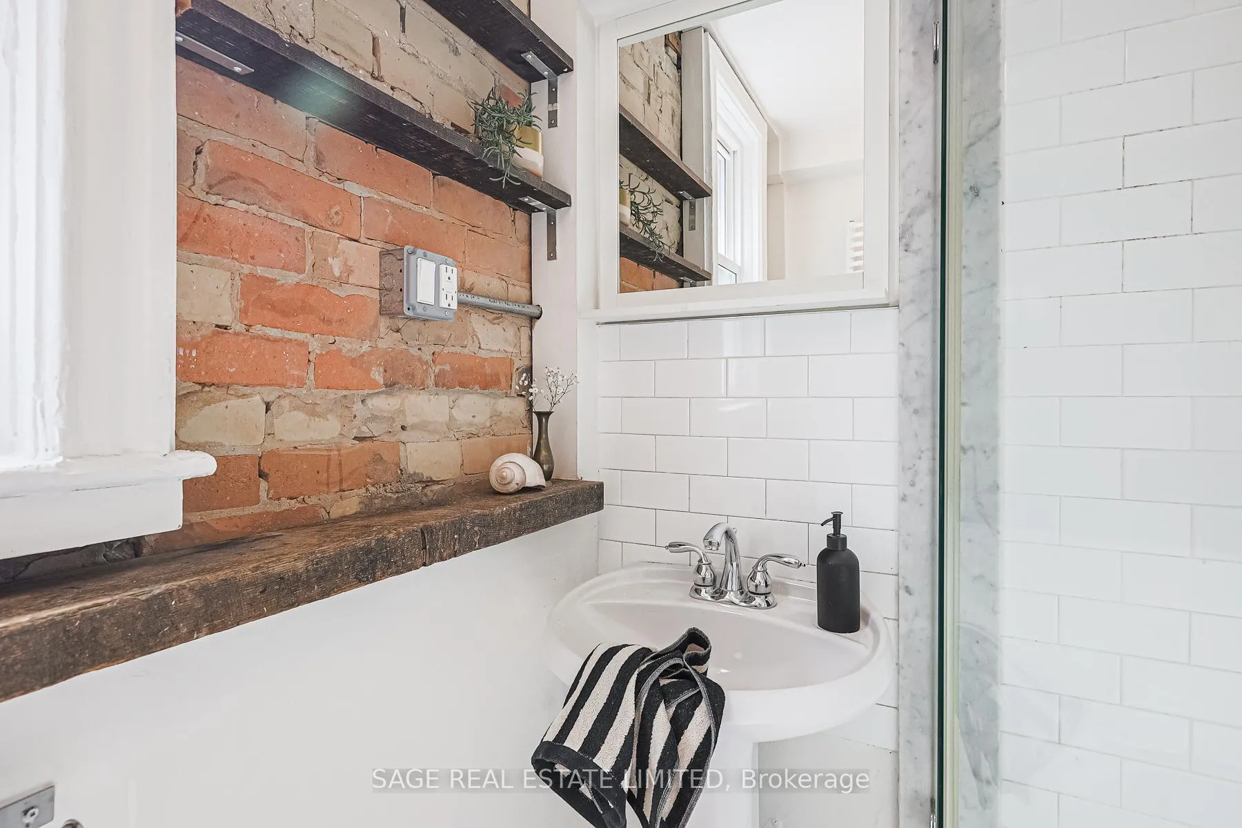 Photo 27 of 140 Strachan Avenue, Toronto, Niagara — HOMEH