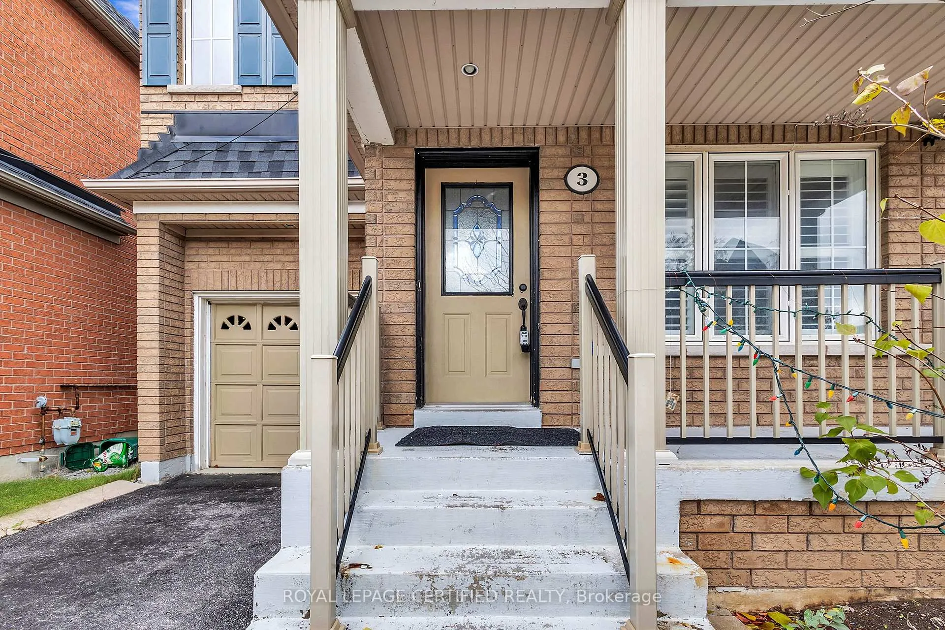 Photo 2 of 3 Tansley Crescent, Ajax, Northeast Ajax — HOMEH
