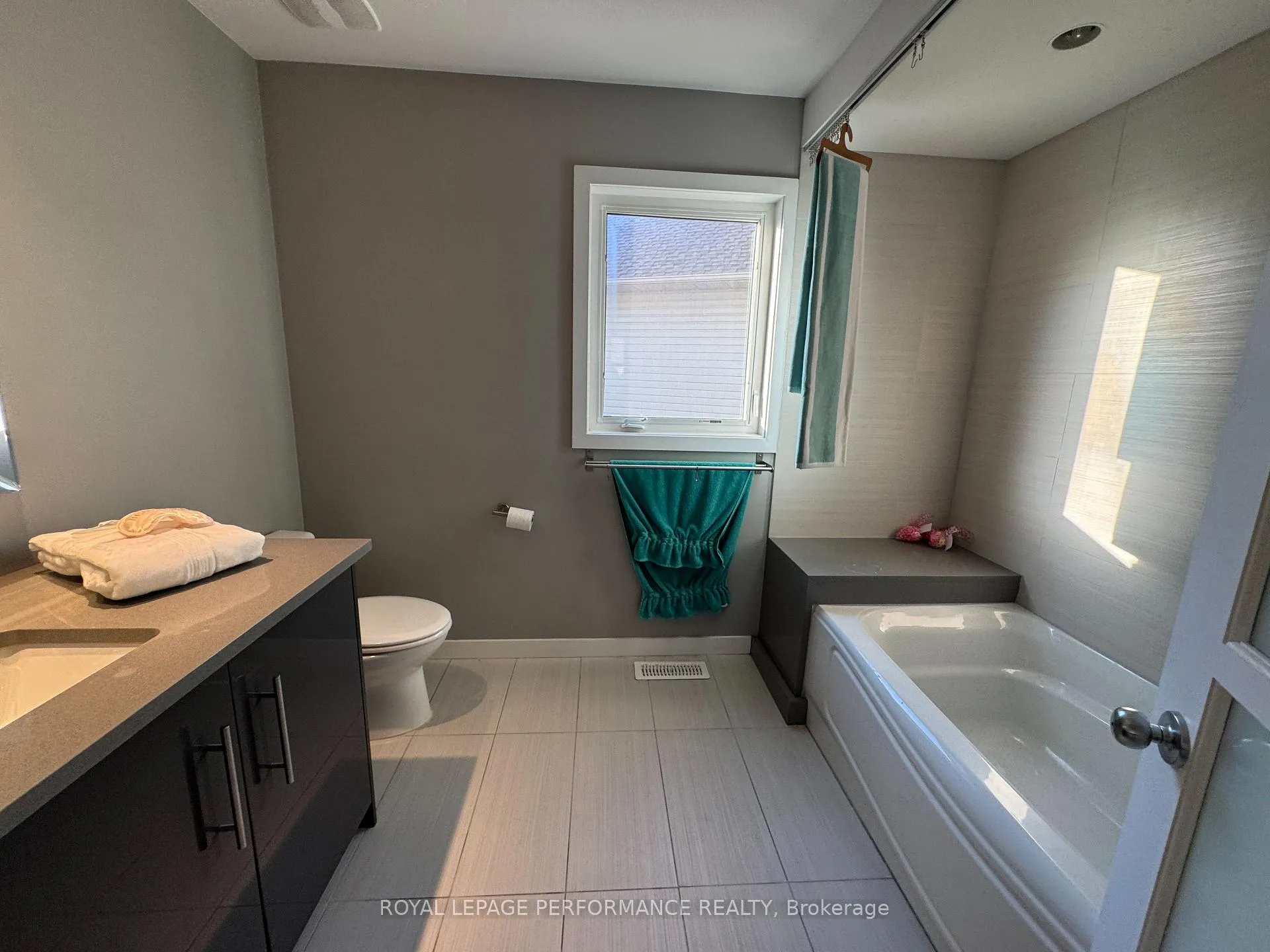 Photo 28 of 164 Copperwood Street, Ottawa, Convent Glen North — HOMEH
