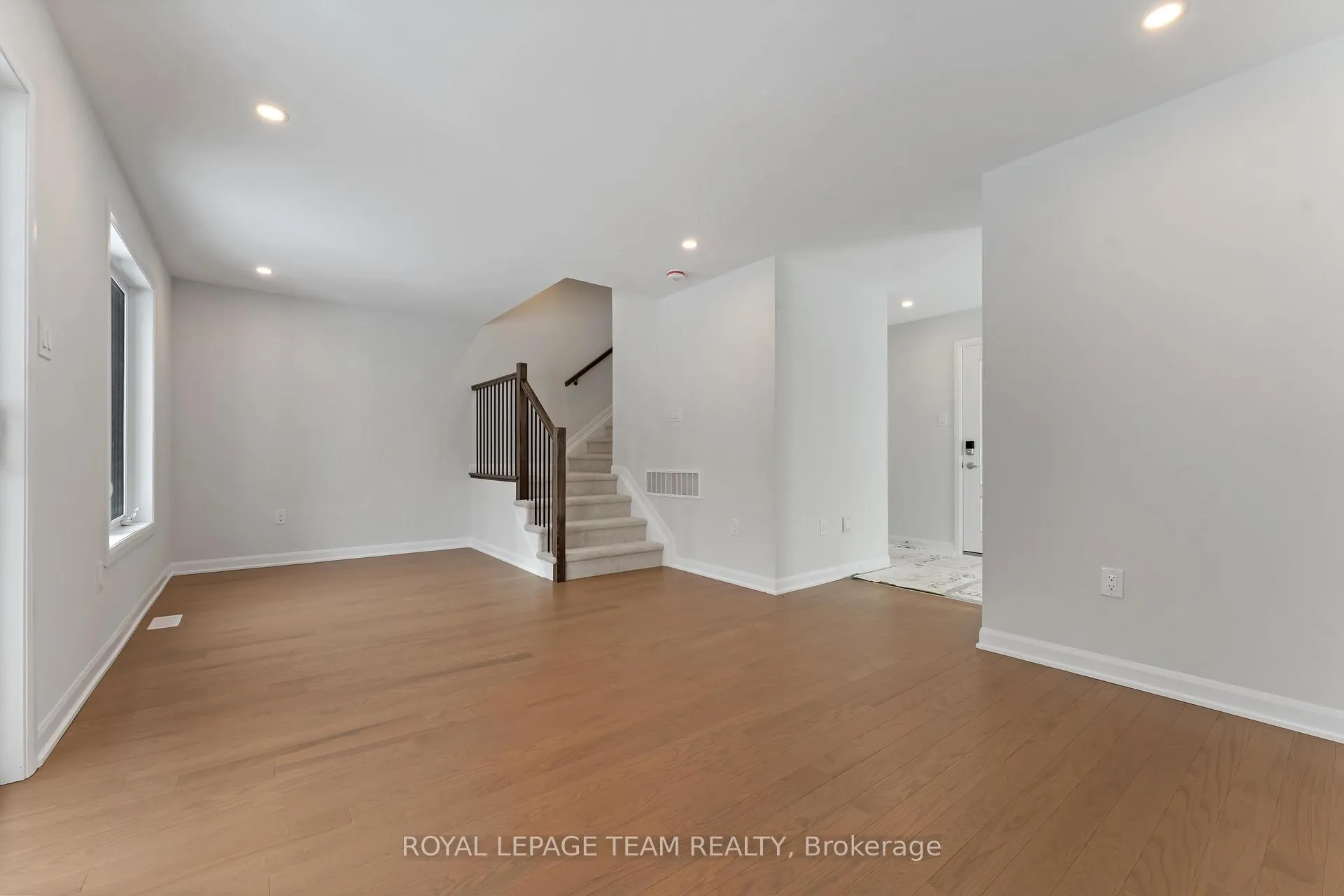 Photo 4 of 714 Jennie Trout Terrace, Ottawa, Kanata - Morgan's Grant/South March — HOMEH