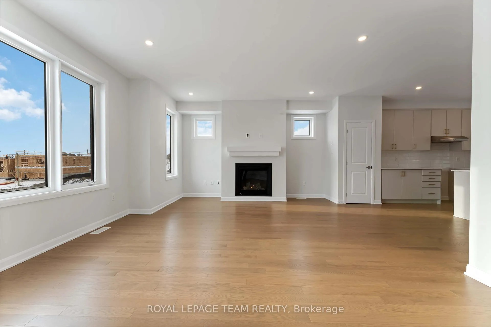 Photo 8 of 714 Jennie Trout Terrace, Ottawa, Kanata - Morgan's Grant/South March — HOMEH
