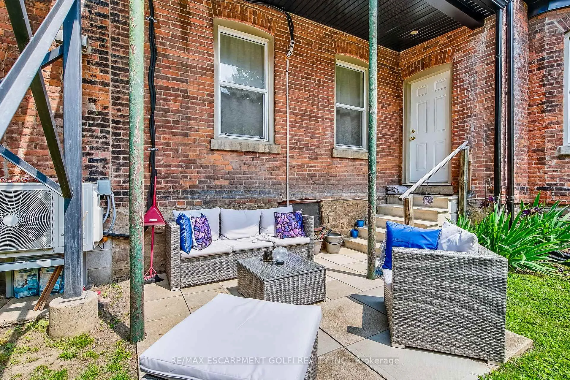 Photo 7 of 19 York Street, St. Catharines, Downtown — HOMEH