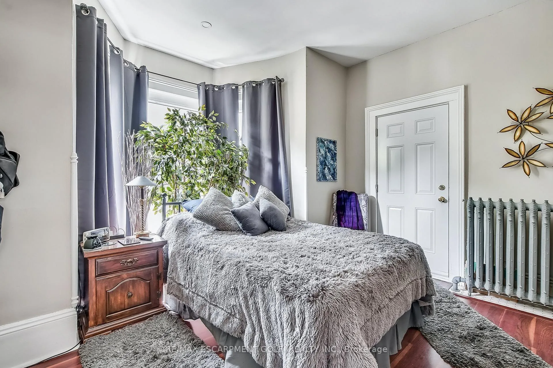 Photo 22 of 19 York Street, St. Catharines, Downtown — HOMEH