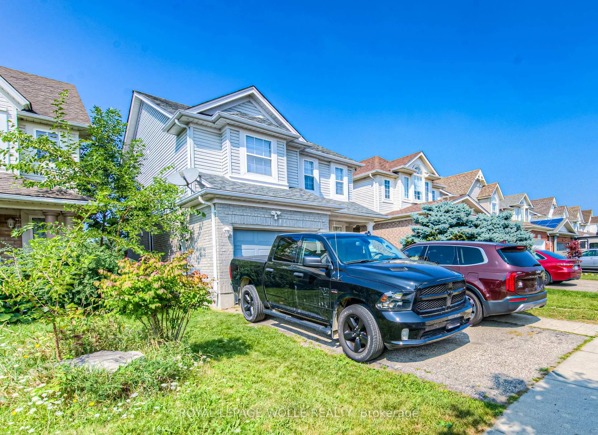 Photo 2 of 574 Bonavista Drive, Waterloo — HOMEH