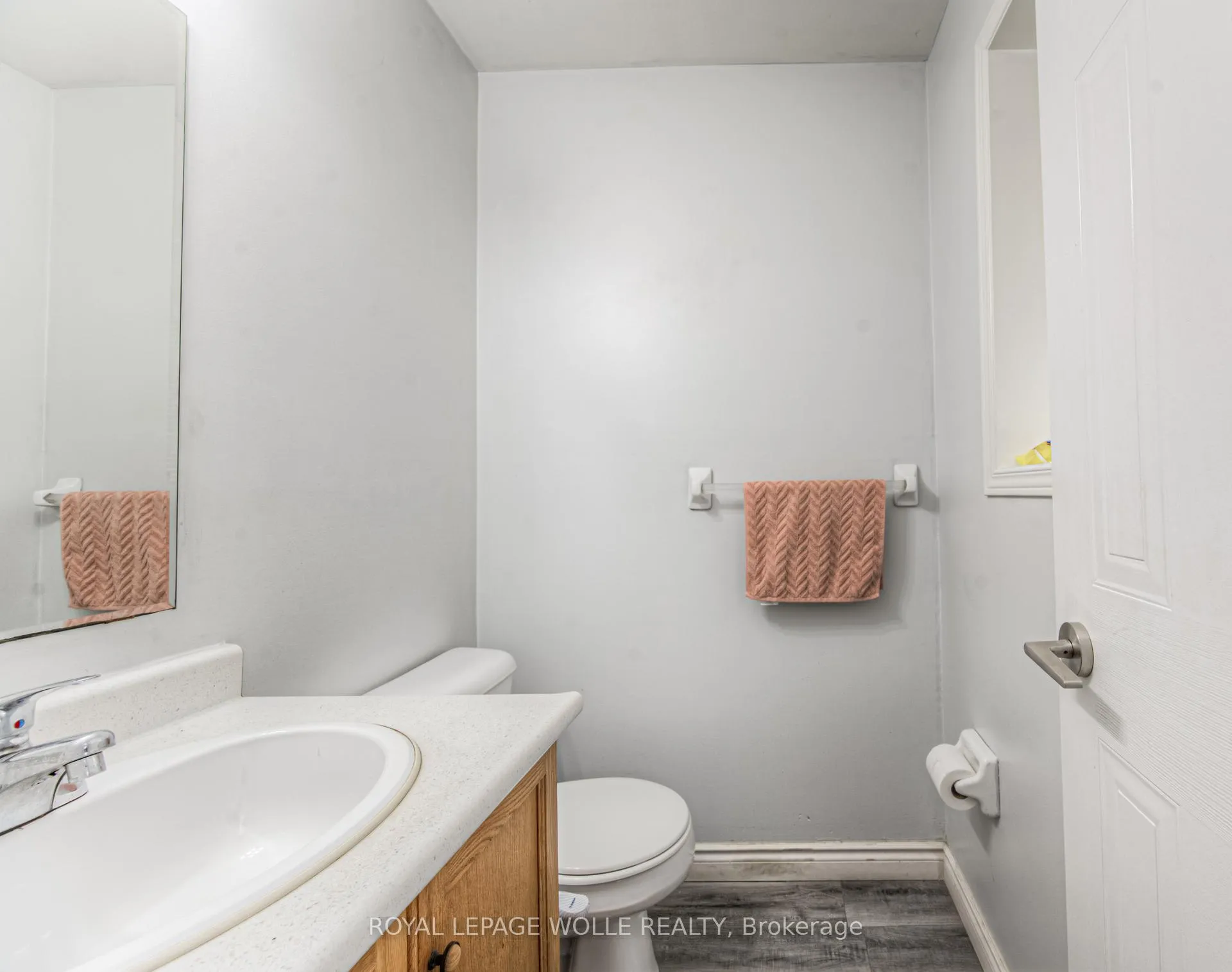 Photo 7 of 574 Bonavista Drive, Waterloo — HOMEH