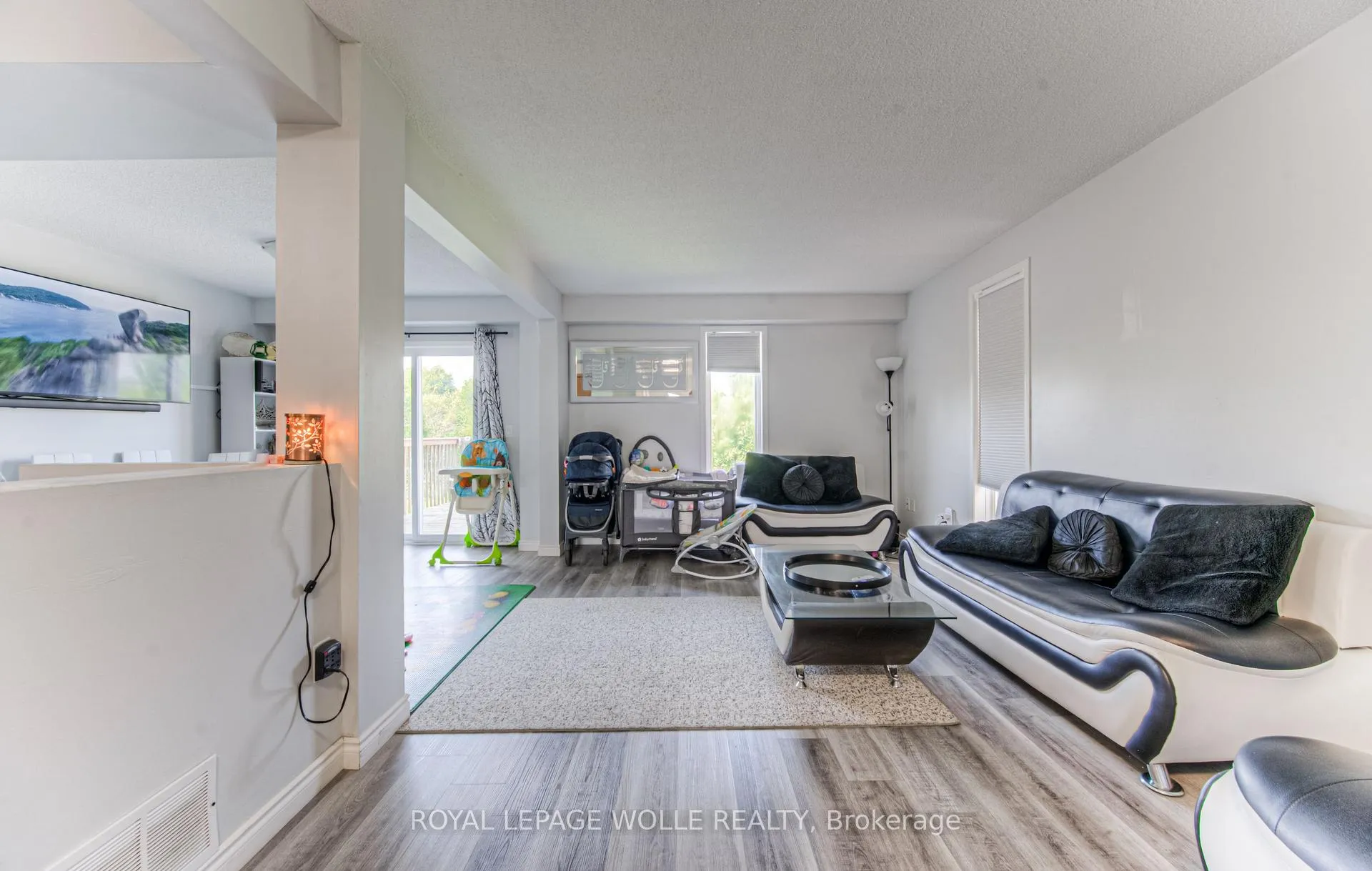 Photo 8 of 574 Bonavista Drive, Waterloo — HOMEH