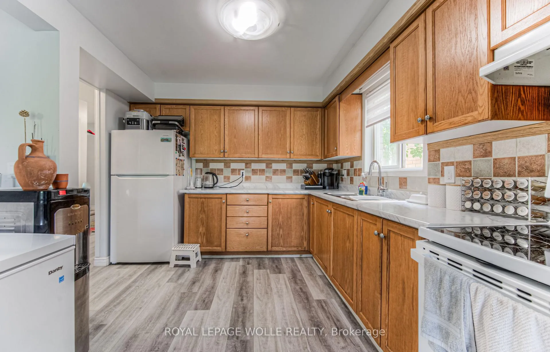 Photo 13 of 574 Bonavista Drive, Waterloo — HOMEH