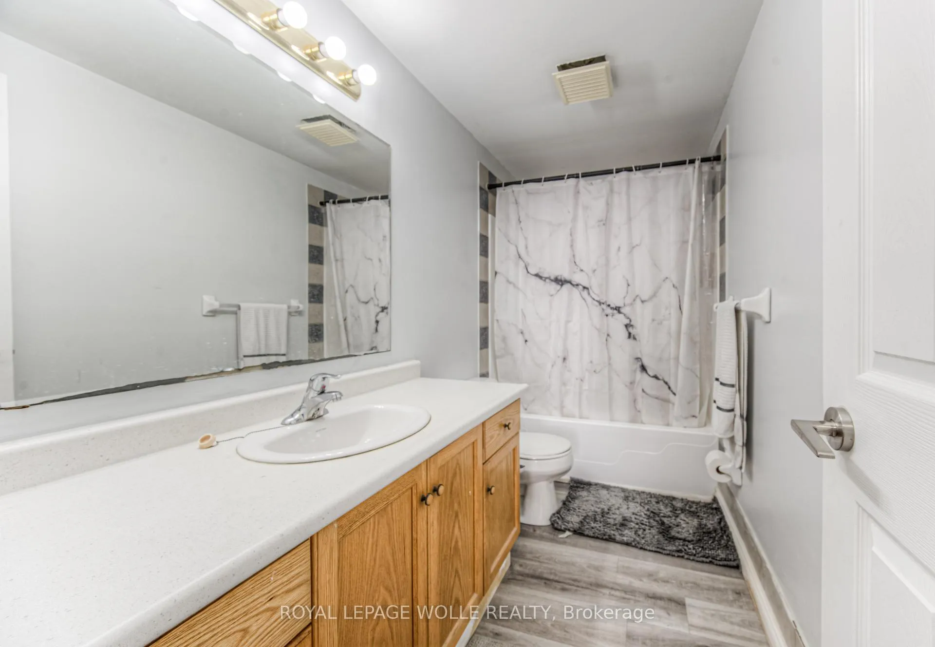 Photo 19 of 574 Bonavista Drive, Waterloo — HOMEH