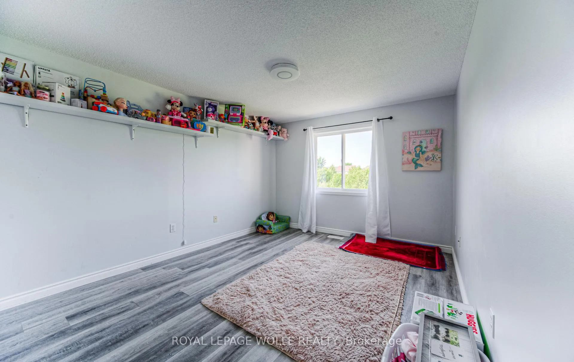Photo 20 of 574 Bonavista Drive, Waterloo — HOMEH