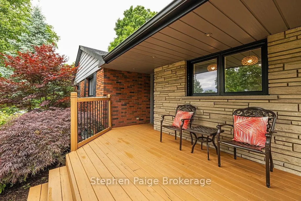 Photo 3 of 330 Ofield Road S, Hamilton, Greensville — HOMEH