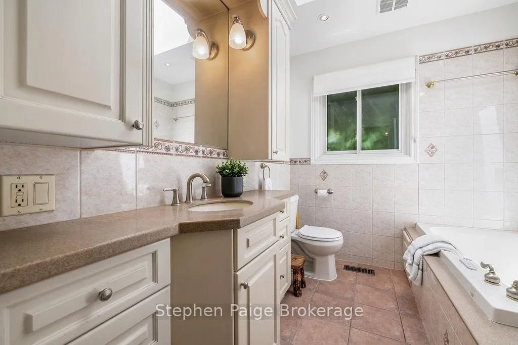 Photo 19 of 330 Ofield Road S, Hamilton, Greensville — HOMEH