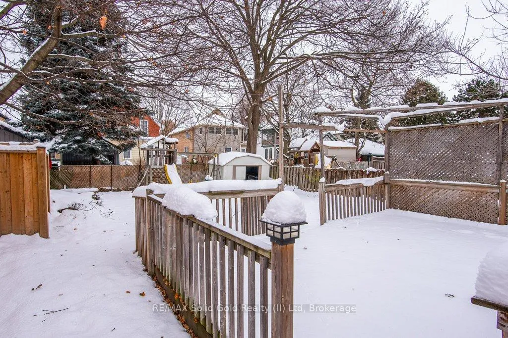 Photo 7 of 40 Krug Street, Kitchener — HOMEH