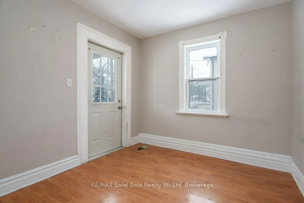 Photo 17 of 40 Krug Street, Kitchener — HOMEH