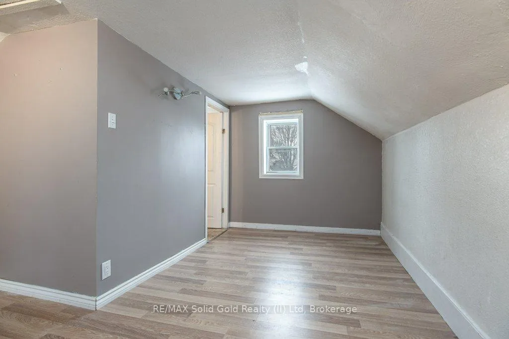 Photo 34 of 40 Krug Street, Kitchener — HOMEH