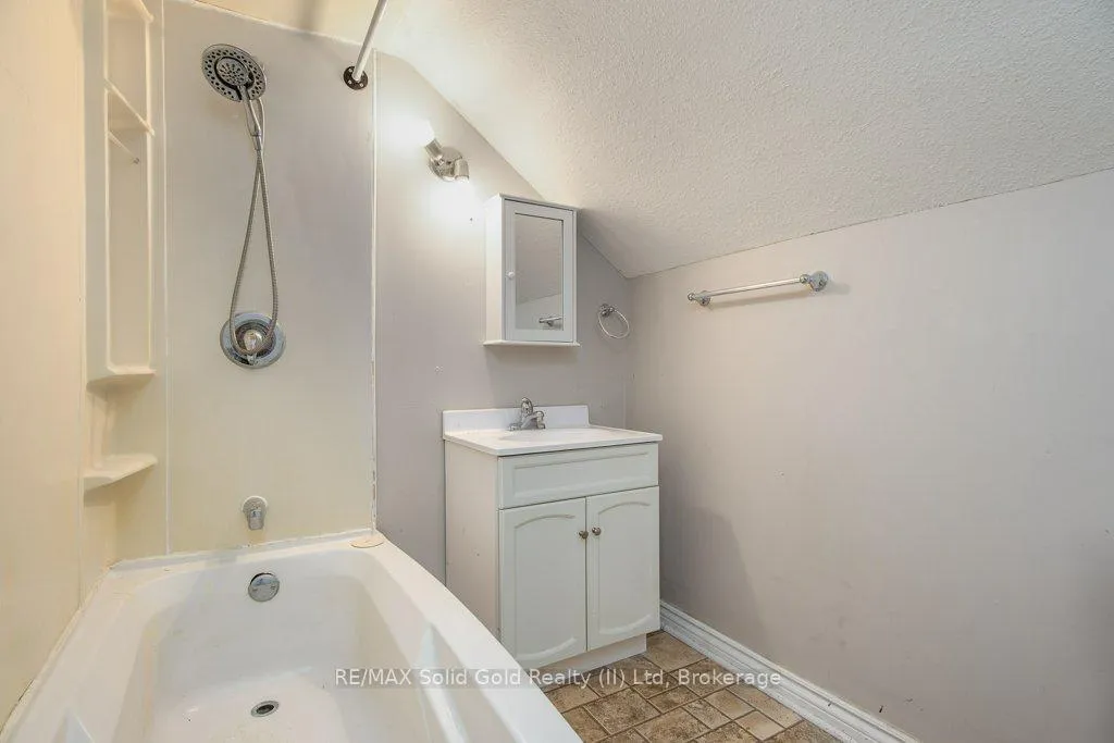 Photo 36 of 40 Krug Street, Kitchener — HOMEH