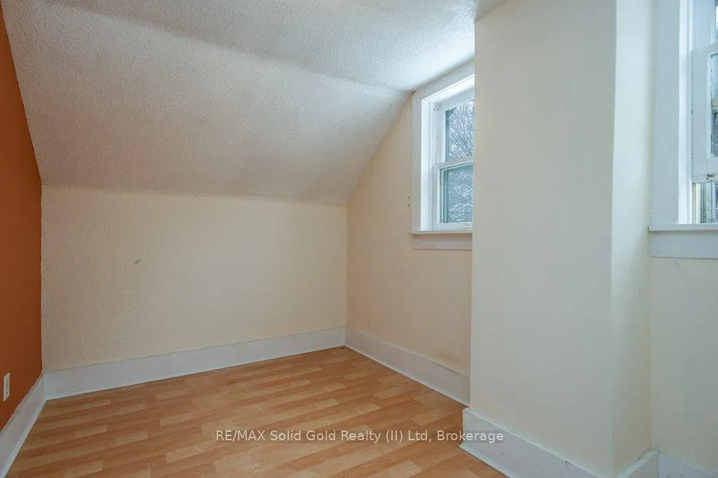 Photo 38 of 40 Krug Street, Kitchener — HOMEH
