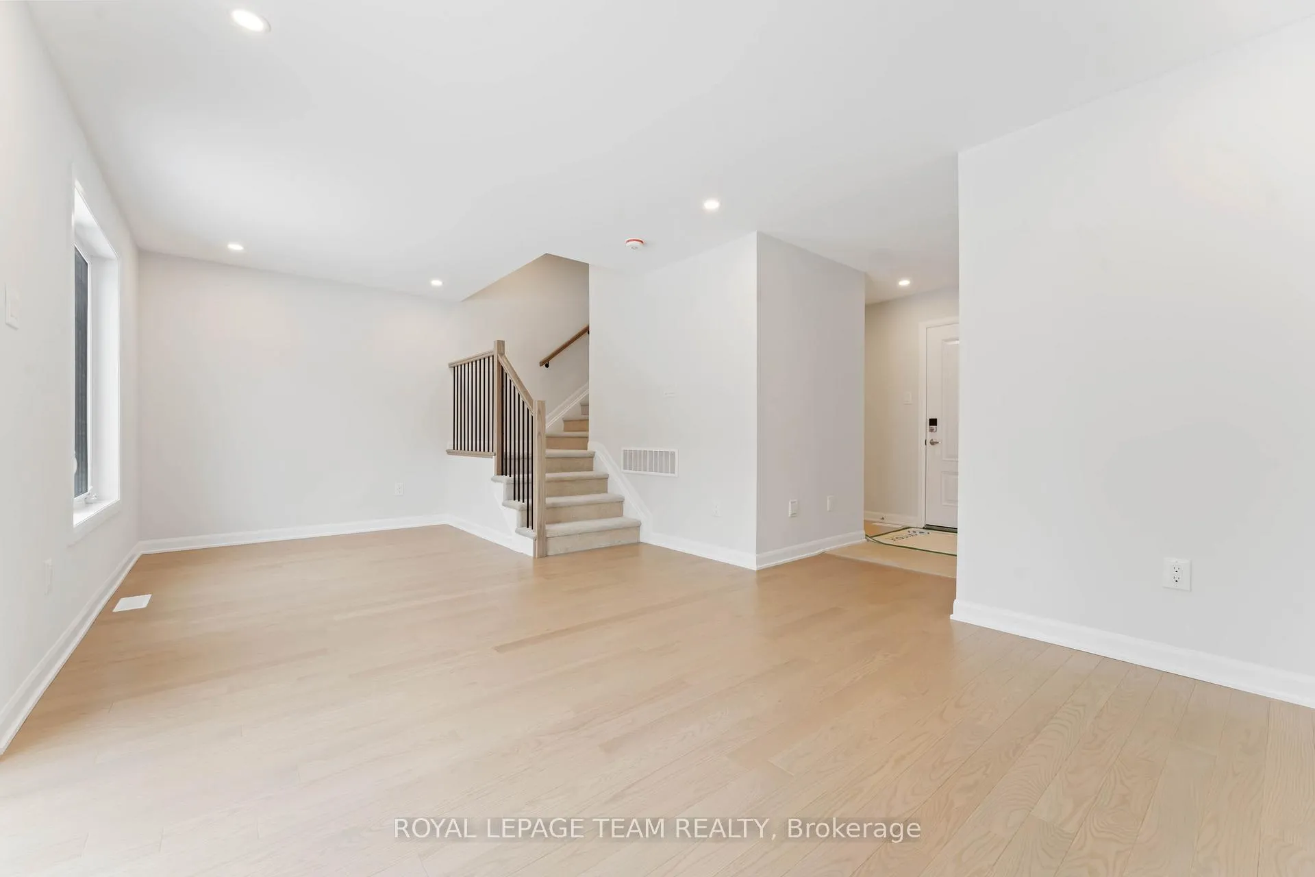 Photo 4 of 718 Jennie Trout Terrace, Ottawa, Kanata - Morgan's Grant/South March — HOMEH