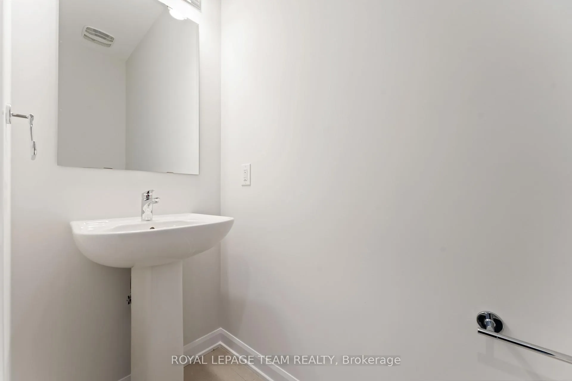 Photo 14 of 718 Jennie Trout Terrace, Ottawa, Kanata - Morgan's Grant/South March — HOMEH