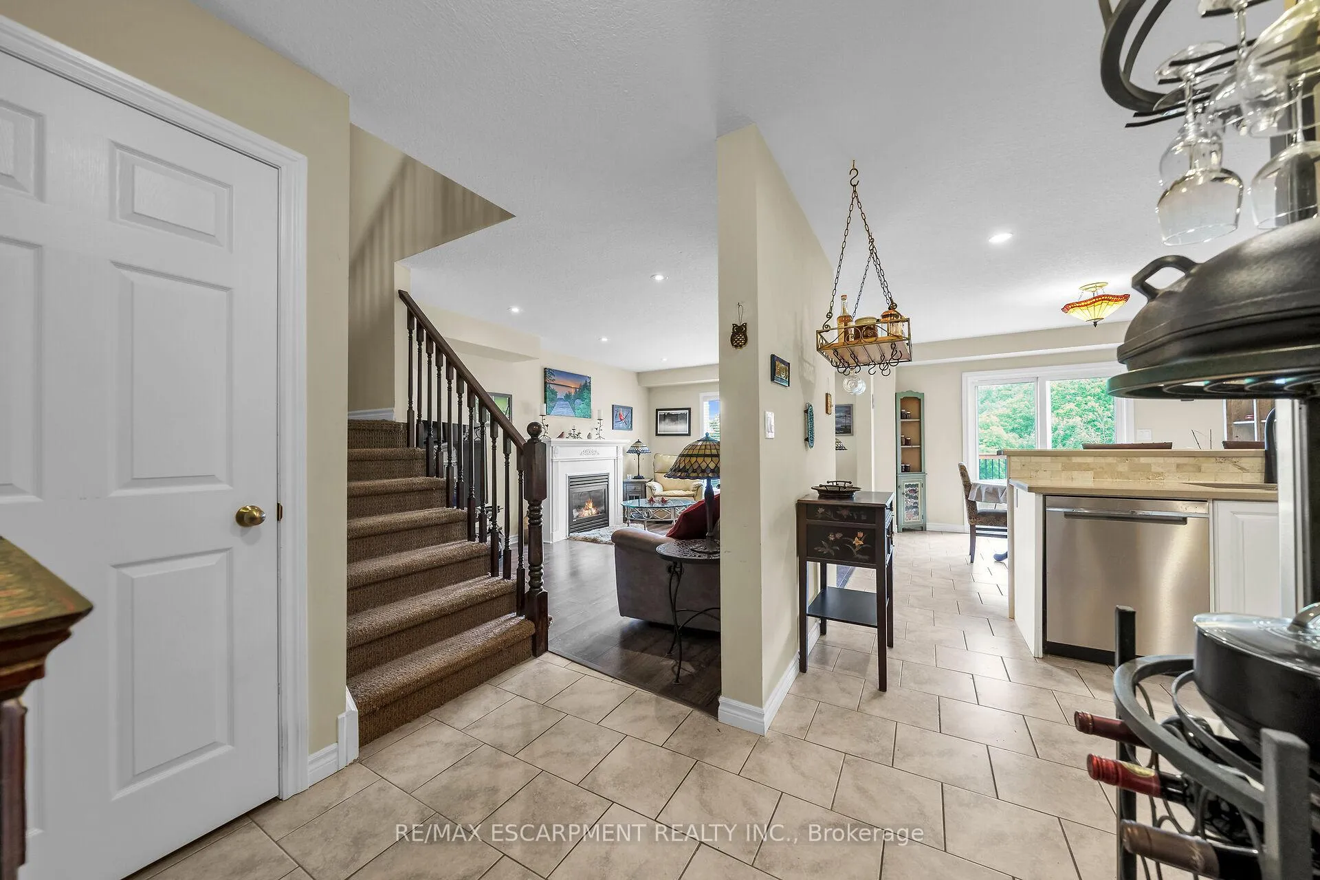 Photo 8 of 19 Hudson Drive, Haldimand — HOMEH