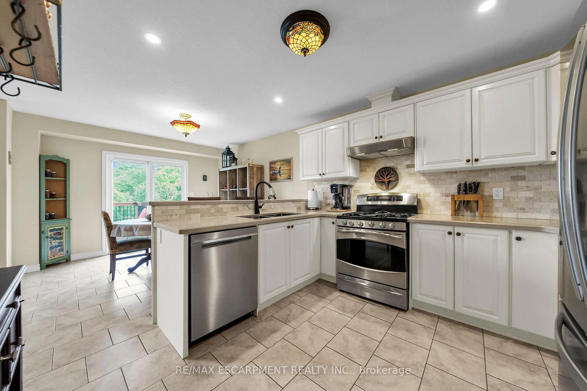 Photo 9 of 19 Hudson Drive, Haldimand — HOMEH