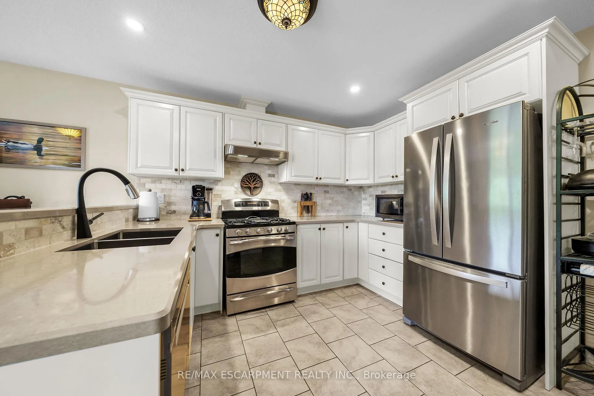 Photo 11 of 19 Hudson Drive, Haldimand — HOMEH