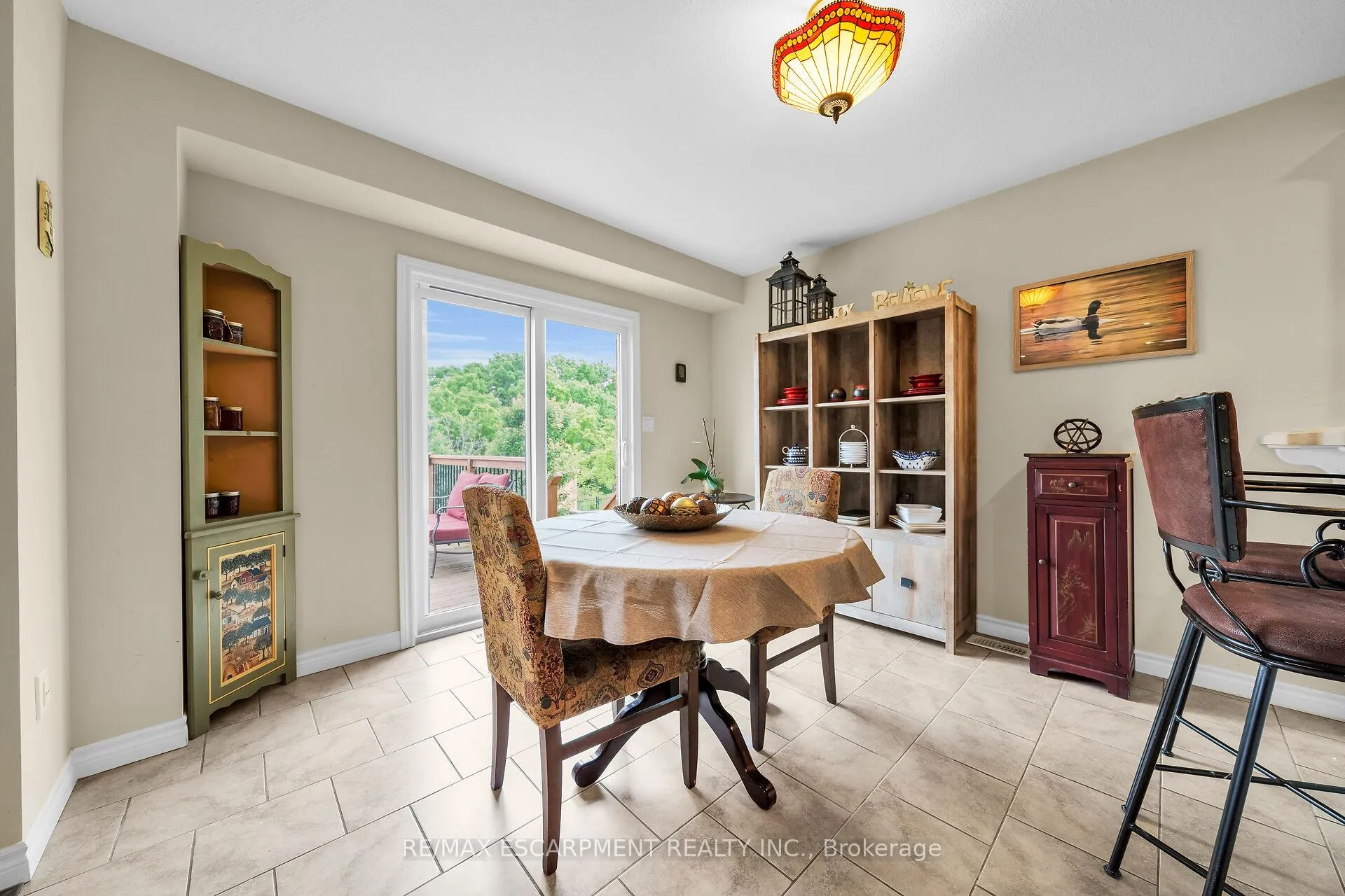 Photo 14 of 19 Hudson Drive, Haldimand — HOMEH