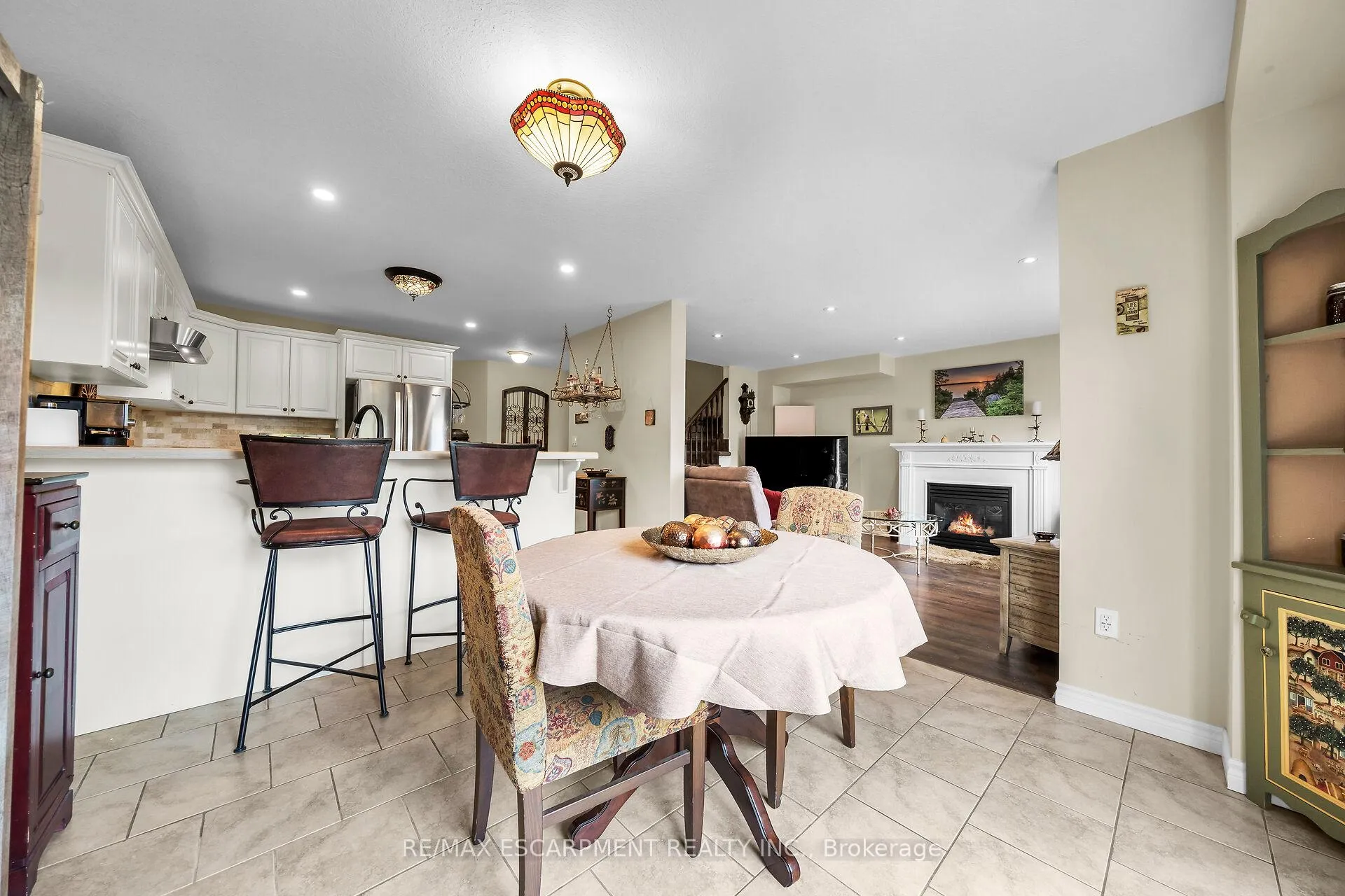 Photo 16 of 19 Hudson Drive, Haldimand — HOMEH