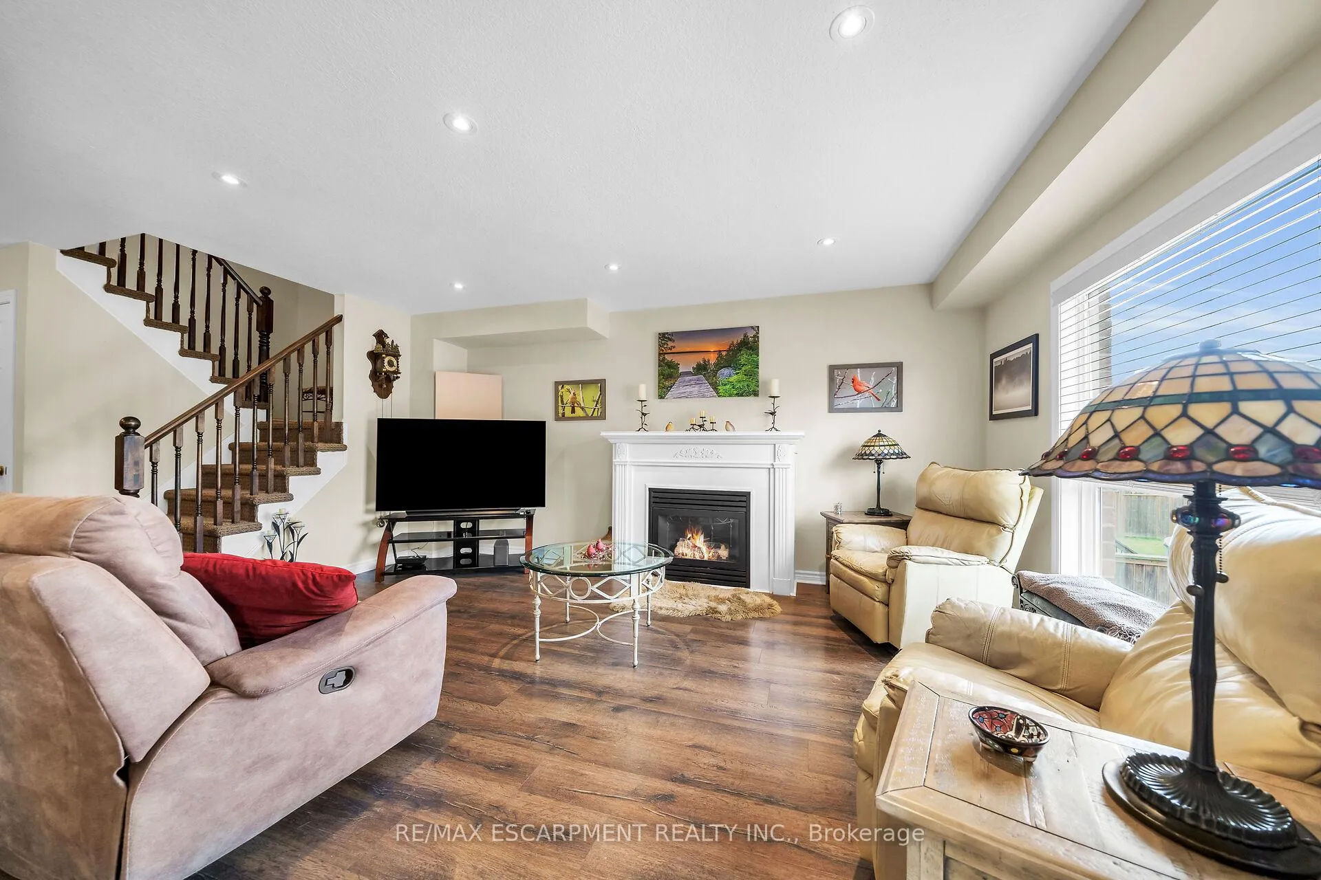 Photo 17 of 19 Hudson Drive, Haldimand — HOMEH