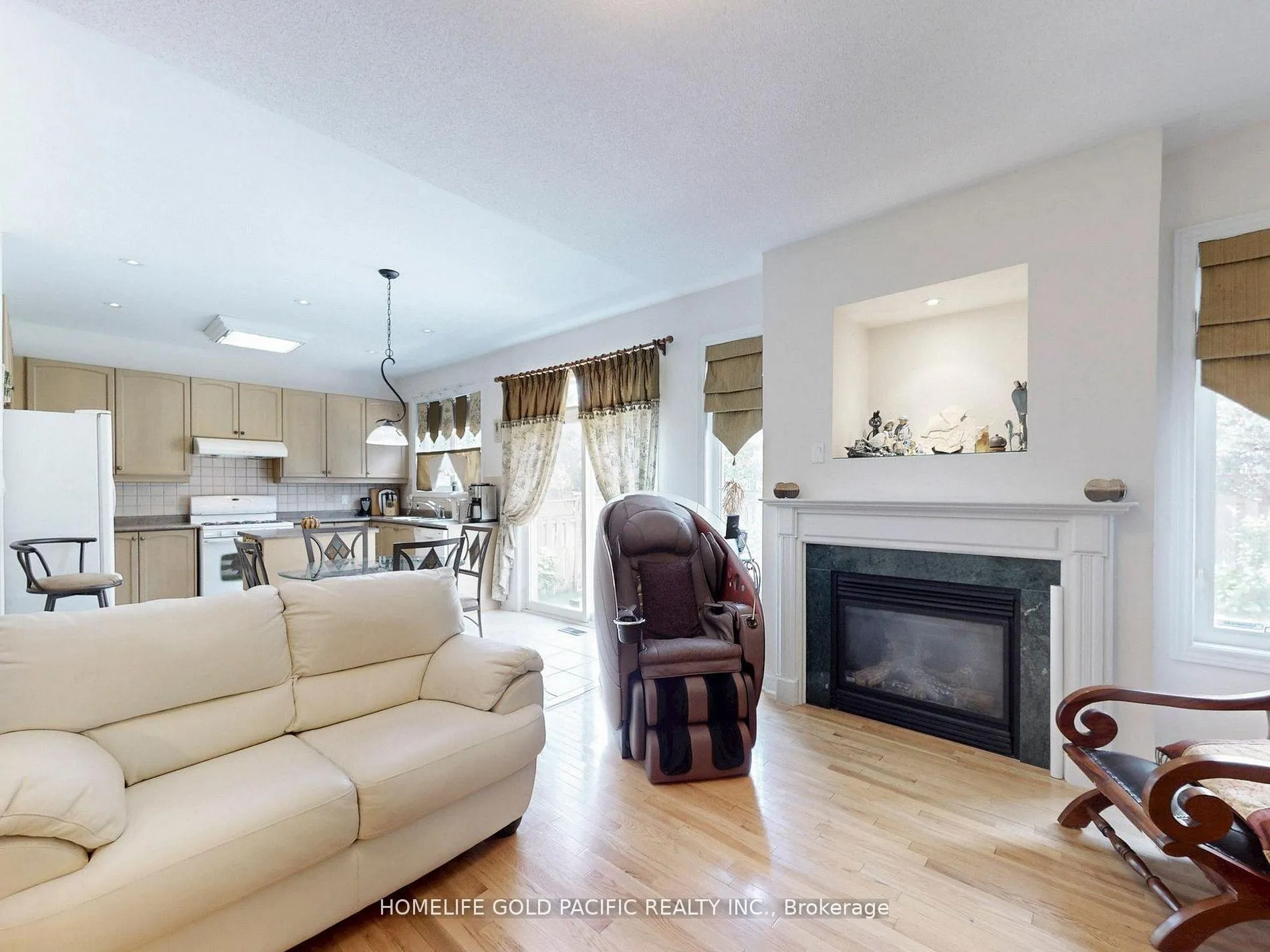 Photo 6 of 51 Winter Creek Crescent, Markham, Victoria Manor-Jennings Gate — HOMEH