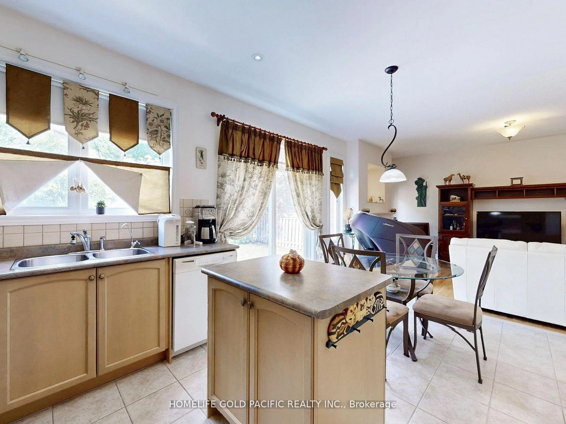 Photo 8 of 51 Winter Creek Crescent, Markham, Victoria Manor-Jennings Gate — HOMEH